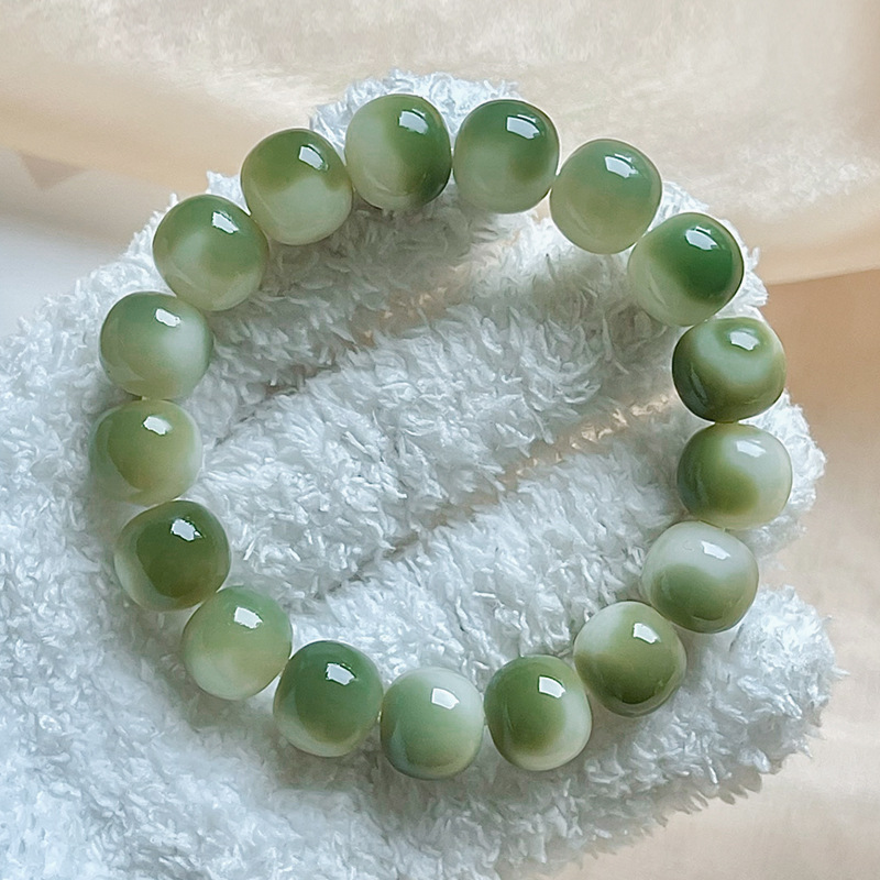 Natural Bodhi green banana spring feast bracelet play Bodhi root around the finger soft play