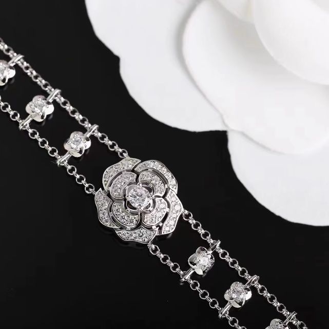 Light luxury retro style camellia hollow full diamond tassel bracelet female new style niche temperament tassel small fragrance style fashion