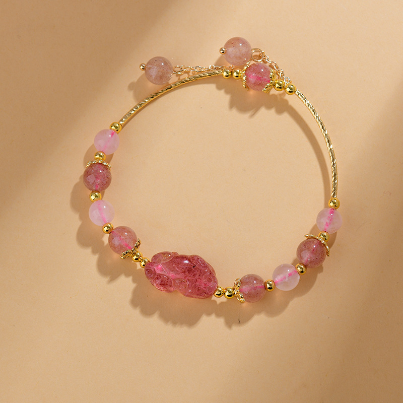 Crystal rose crystal strawberry crystal design bracelet niche light luxury fresh sweet design bracelet