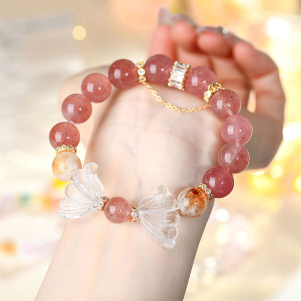 Strawberry crystal white crystal carved angel wings bracelet original atmospheric bracelet network hot sale