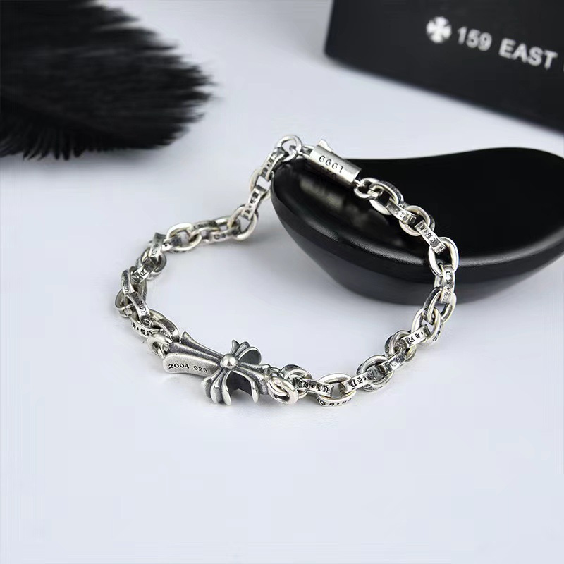 Men's hip-hop personality European, American, Japanese and Korean Thai silver retro Roman letter bracelet