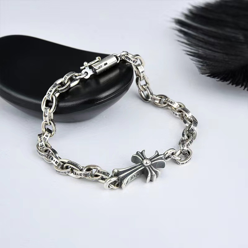 Men's hip-hop personality European, American, Japanese and Korean Thai silver retro Roman letter bracelet