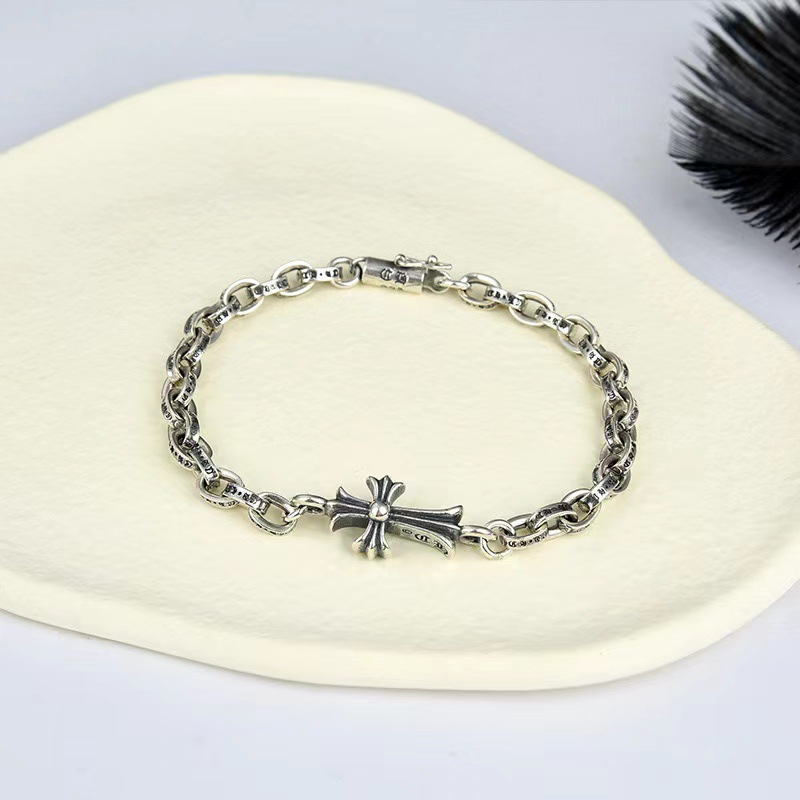 Men's hip-hop personality European, American, Japanese and Korean Thai silver retro Roman letter bracelet
