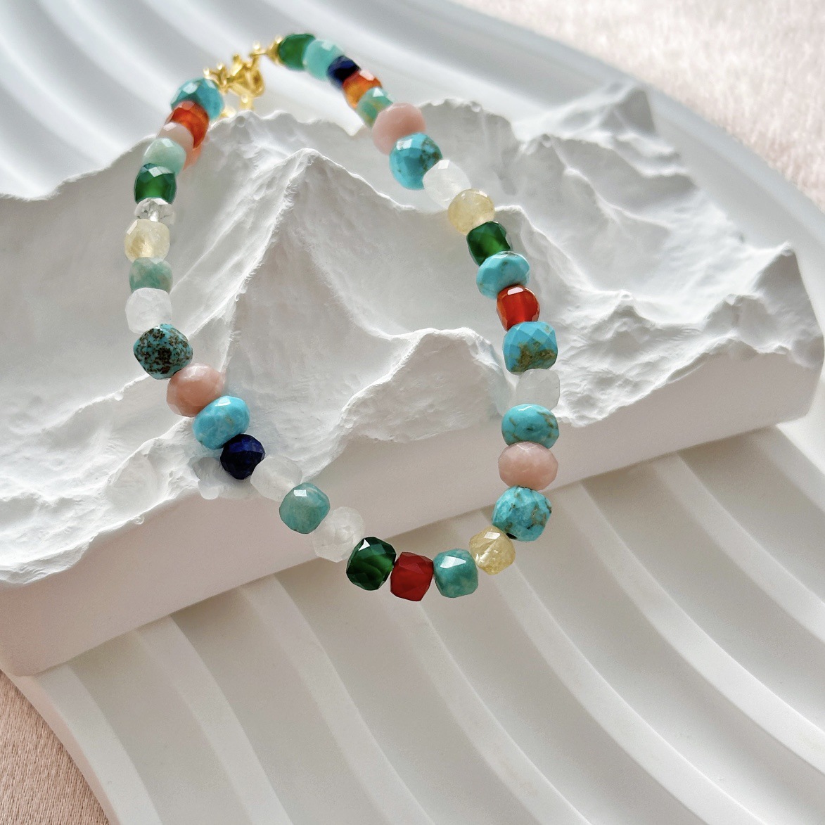 Stone colored bracelet for women ethnic style dopamine handmade design beaded bracelet luck bracelet