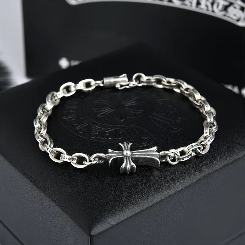 Men's hip-hop personality European, American, Japanese and Korean Thai silver retro Roman letter bracelet