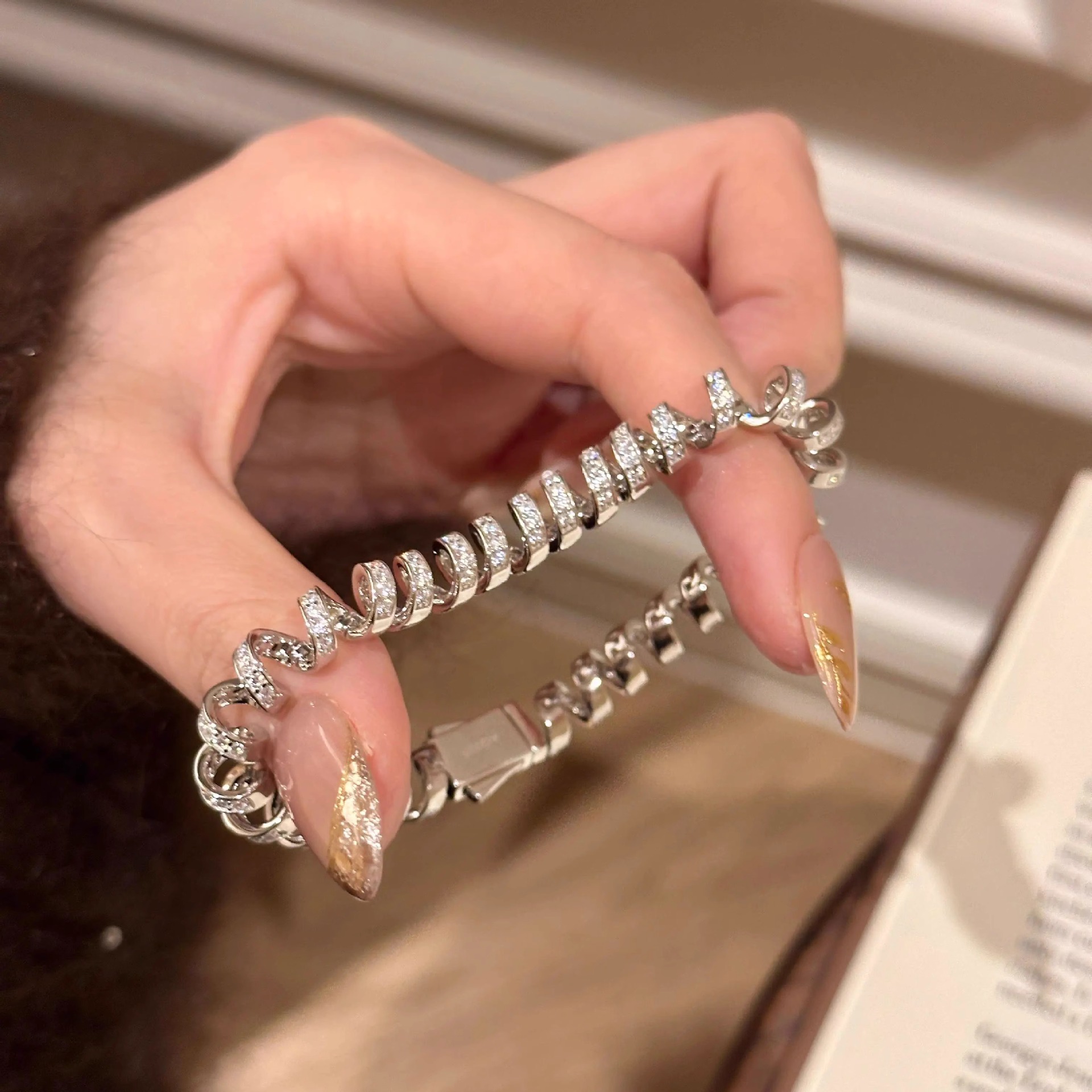 Personalized fashion telephone line Wei Xue same style bracelet for women trendy high-end niche light luxury style versatile Design hand jewelry