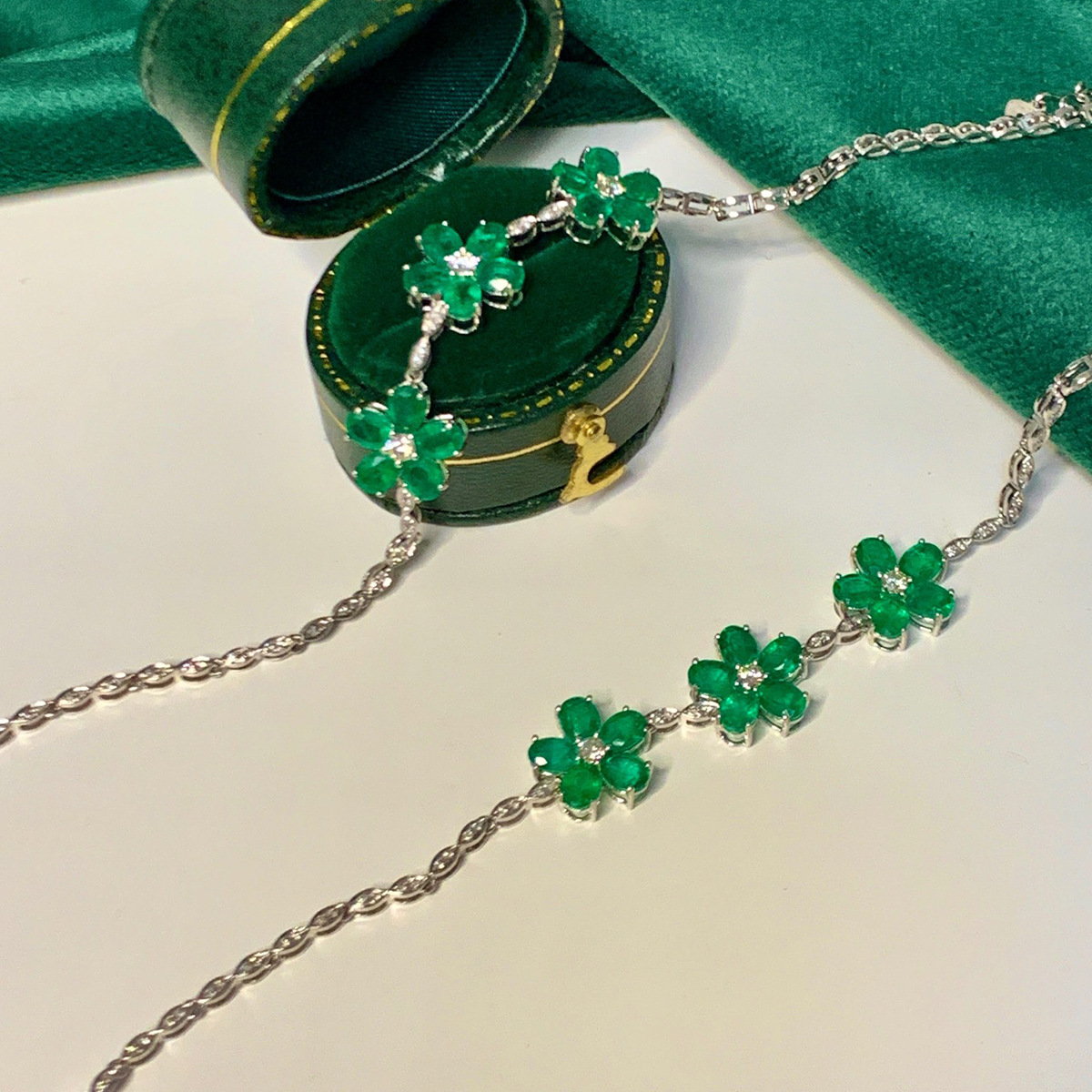 Sterling silver flower green diamond bracelet female five leaf bracelet female temperament advanced geometric bracelet
