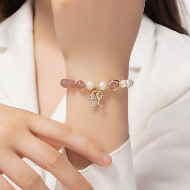 Natural strawberry crystal chain temperament love lock girlfriend luck peach blossom bee crystal bracelet