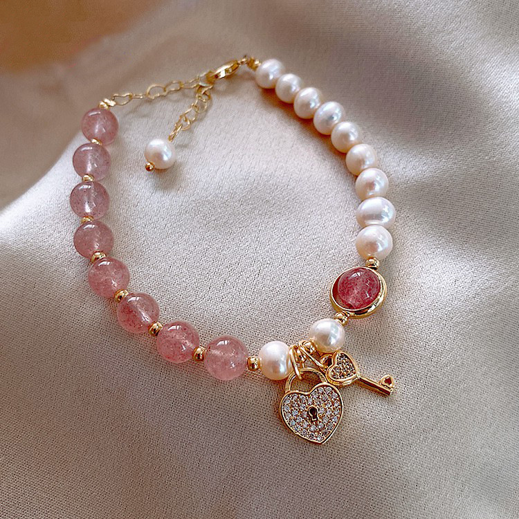 Natural strawberry crystal chain temperament love lock girlfriend luck peach blossom bee crystal bracelet