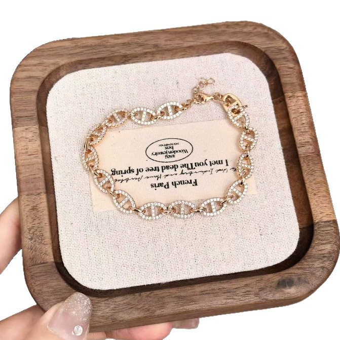Spliced ​​full diamond bracelet temperament high-end fashion elegant luxury exquisite pig nose bracelet