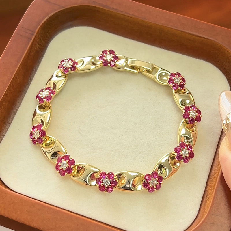 New Bracelet Retro Fashion Flower European and American Light Luxury High-end Jewelry