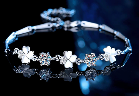Sterling silver D color moissanite four-leaf clover bracelet female temperament bracelet light luxury 520 Valentine's Day